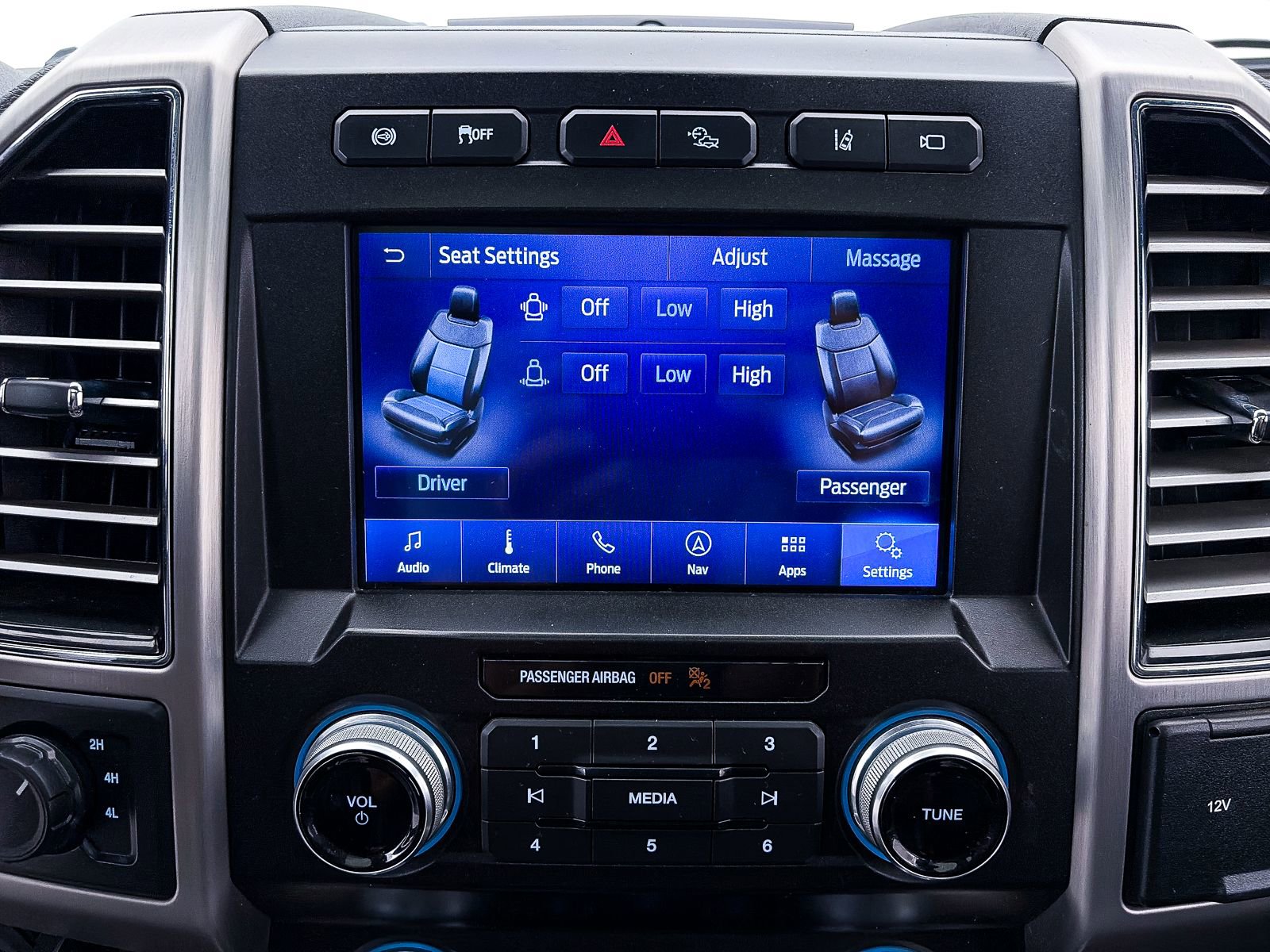 Used 2021 Ford F350 Platinum w/ Tremor Off-Road Package AWD/4WD image 9
