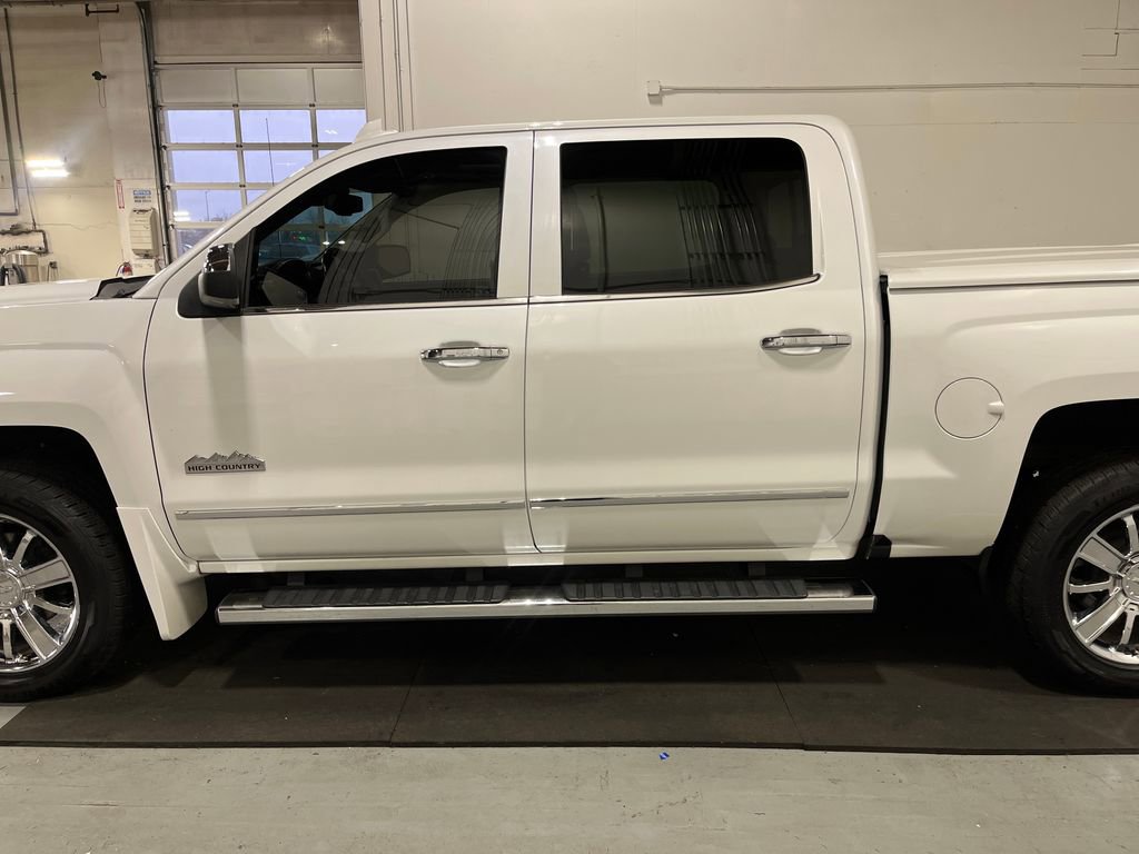 Used 2018 Chevrolet Silverado 1500 High Country image 4
