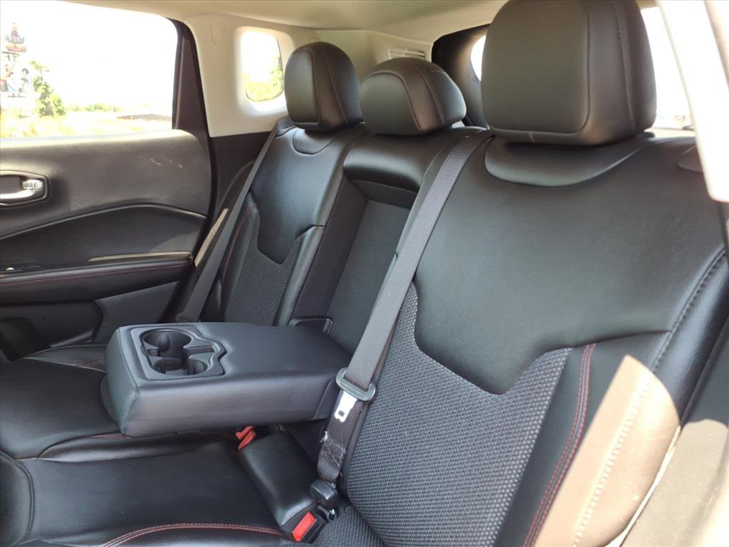 Used 2019 Jeep Compass Trailhawk AWD/4WD image 12