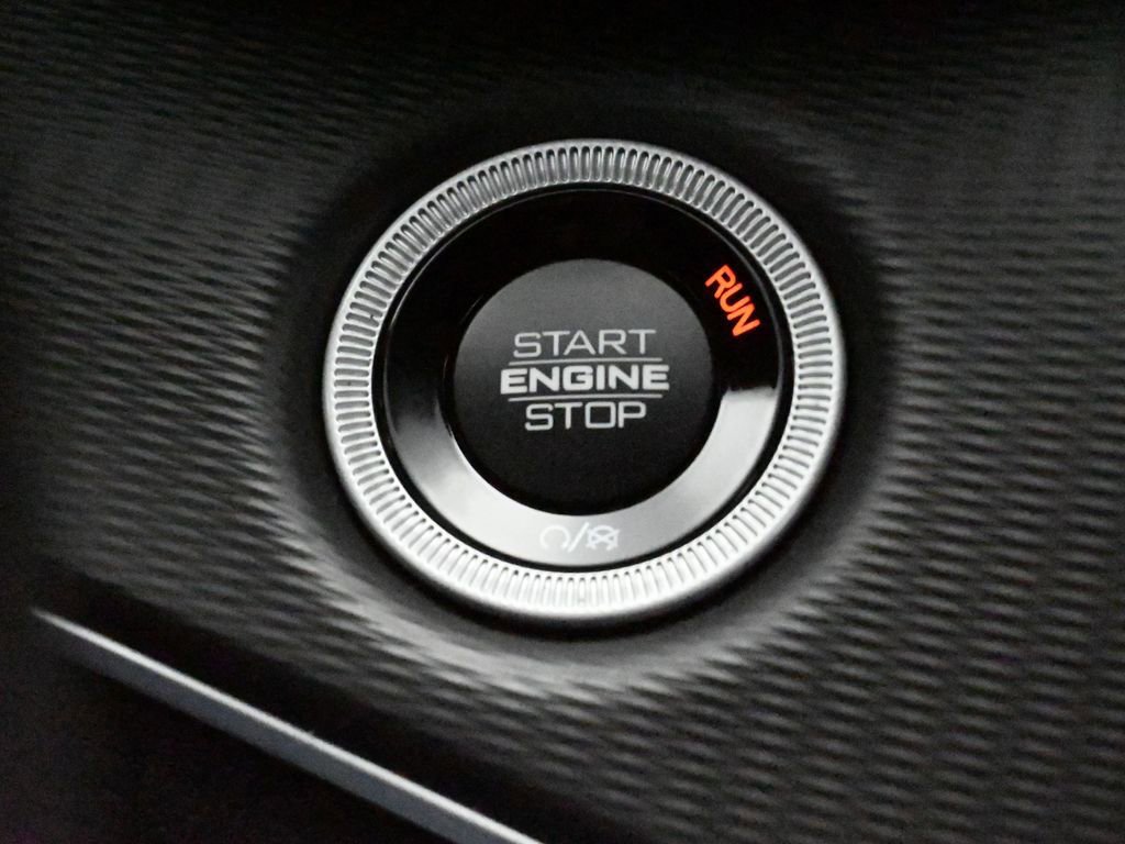 Used 2024 Jeep Grand Cherokee L Laredo RWD image 34