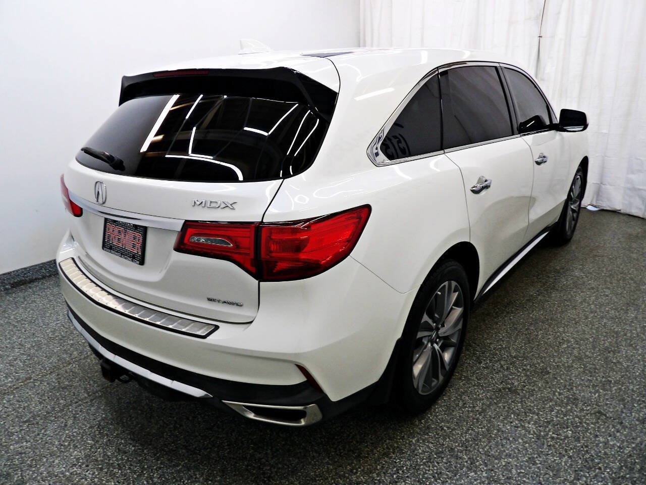 Used 2017 Acura MDX w/ Technology Package AWD/4WD image 6