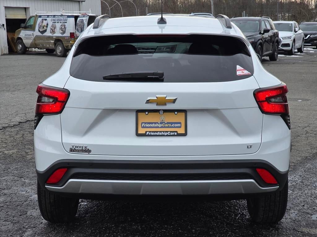 New 2026 Chevrolet Trax LT w/ Driver Confidence Package FWD image 20