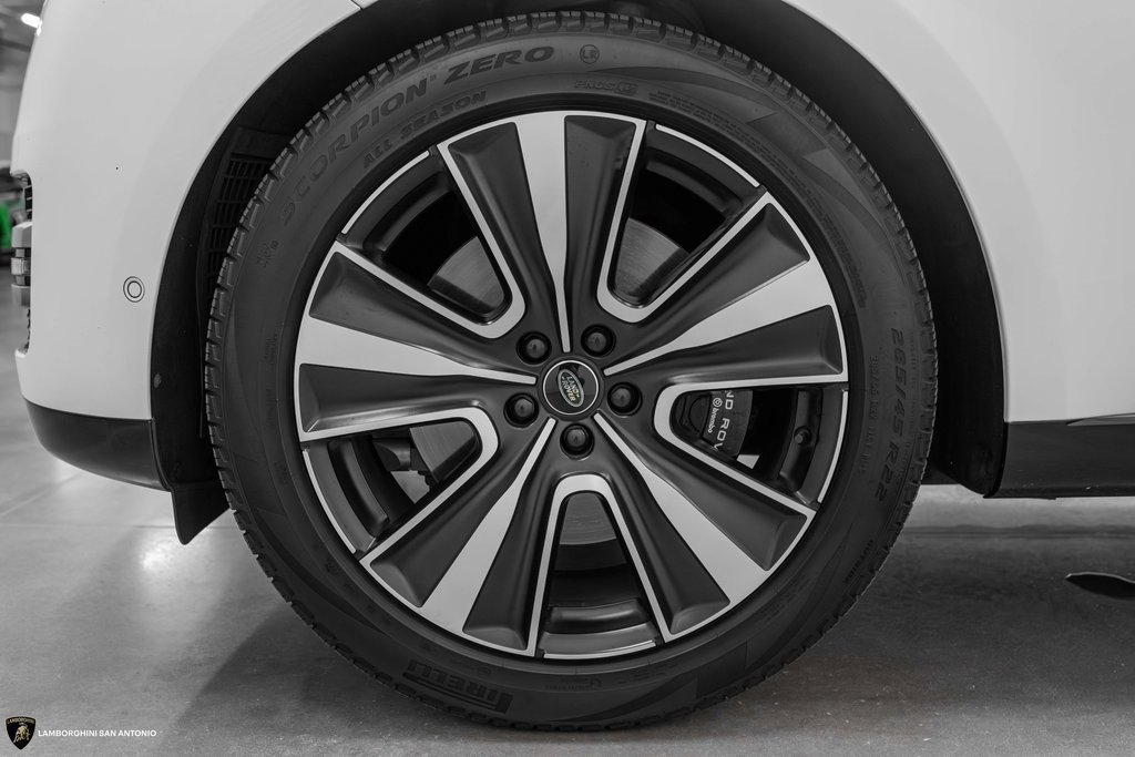 Used 2023 Land Rover Range Rover Long Wheelbase SE image 17