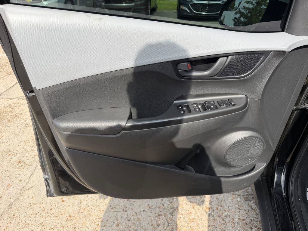 Used 2020 Hyundai Kona SE FWD image 12