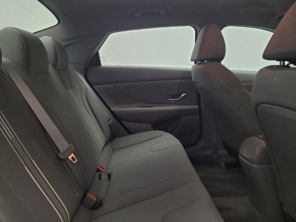 Used 2023 Hyundai Elantra SEL w/ Convenience Package image 19