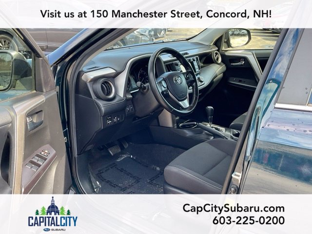 Used 2018 Toyota RAV4 XLE AWD/4WD image 14