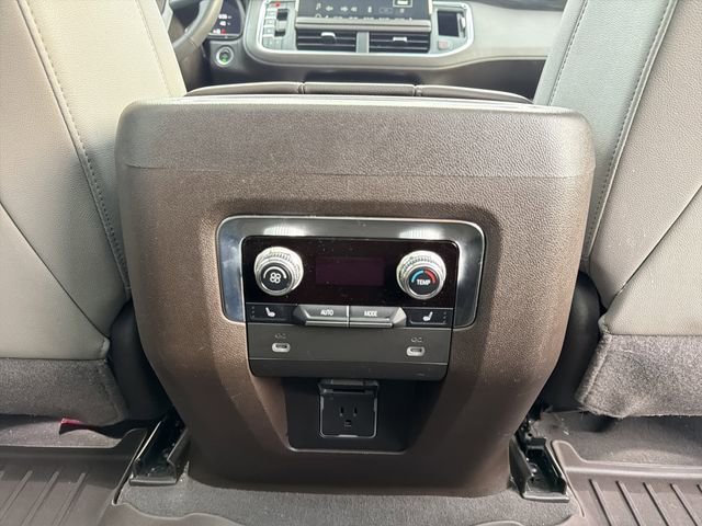 Used 2022 GMC Yukon SLT w/ SLT Premium Package image 27