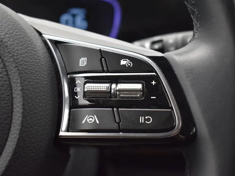 Used 2025 Kia Seltos S FWD image 23