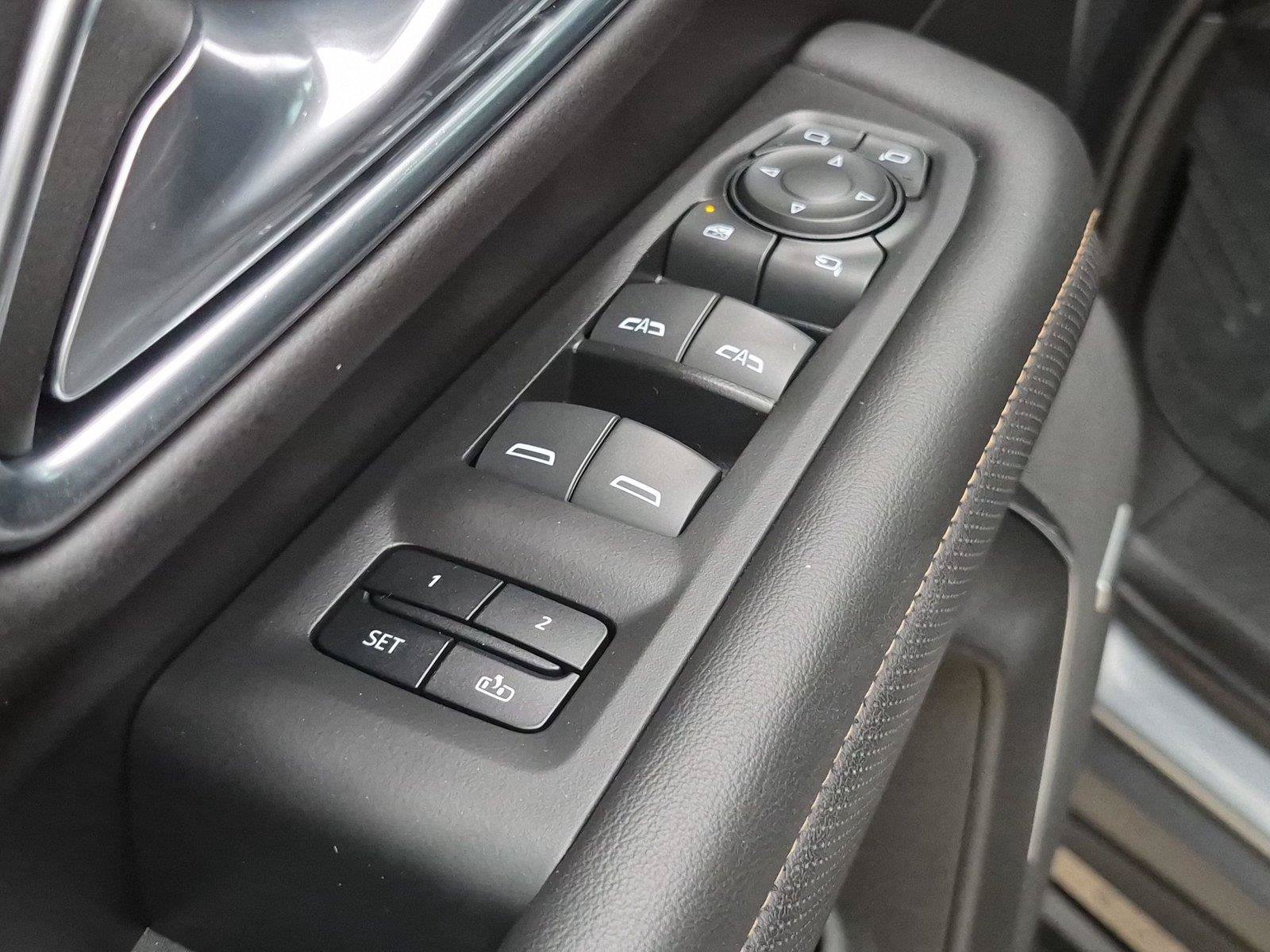 Used 2023 GMC Yukon AT4 w/ AT4 Premium Package AWD/4WD image 17