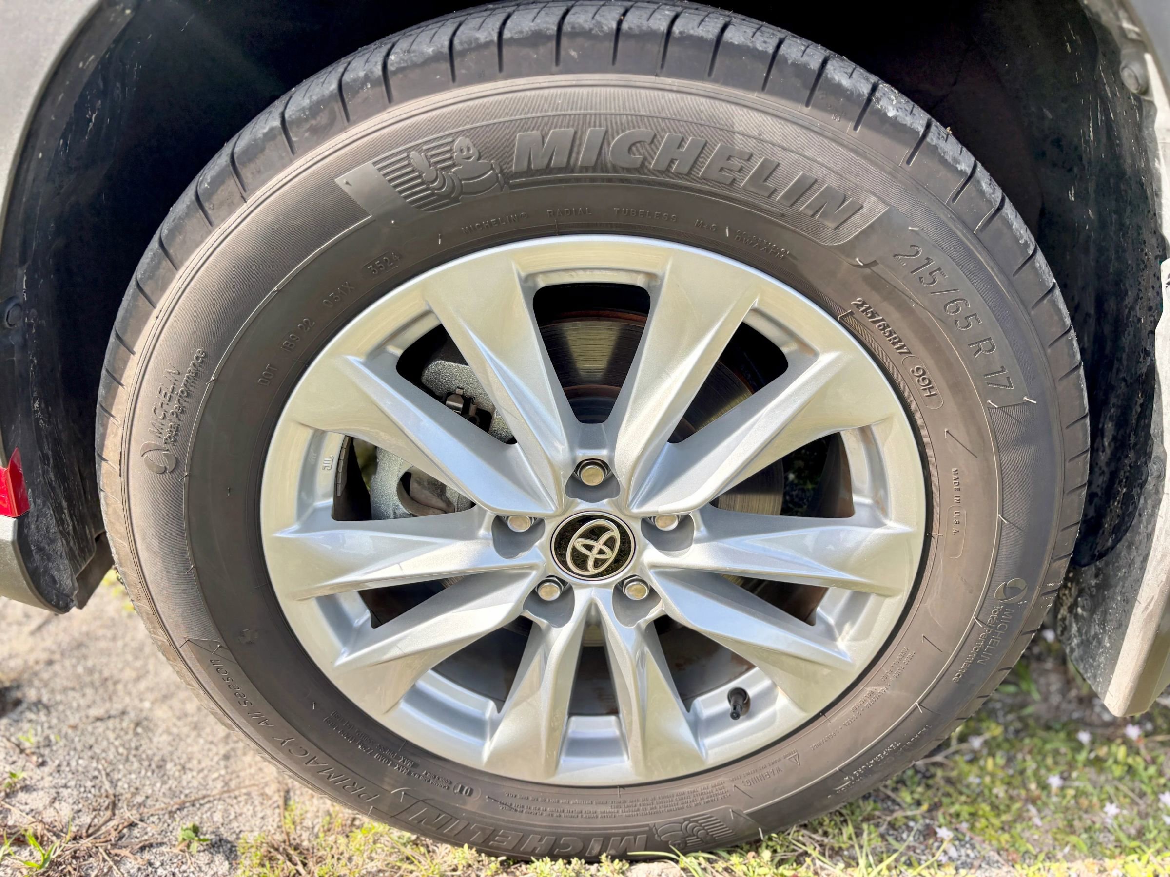 Used 2024 Toyota Corolla Cross LE image 30