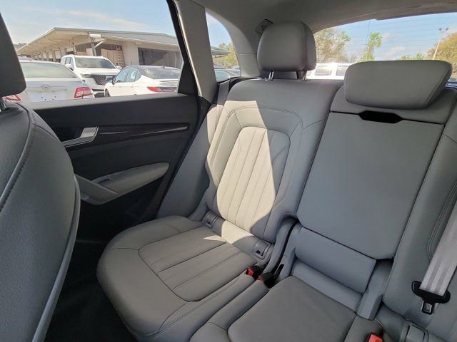Used 2018 Audi Q5 2.0T Premium Plus w/ Premium Plus Package image 4