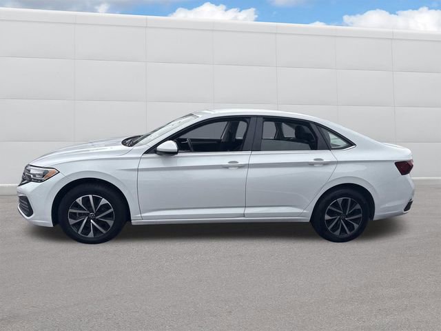 Used 2023 Volkswagen Jetta S image 2