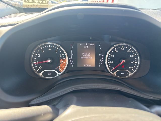 Used 2017 Jeep Renegade Latitude w/ Cold Weather Group AWD/4WD image 13