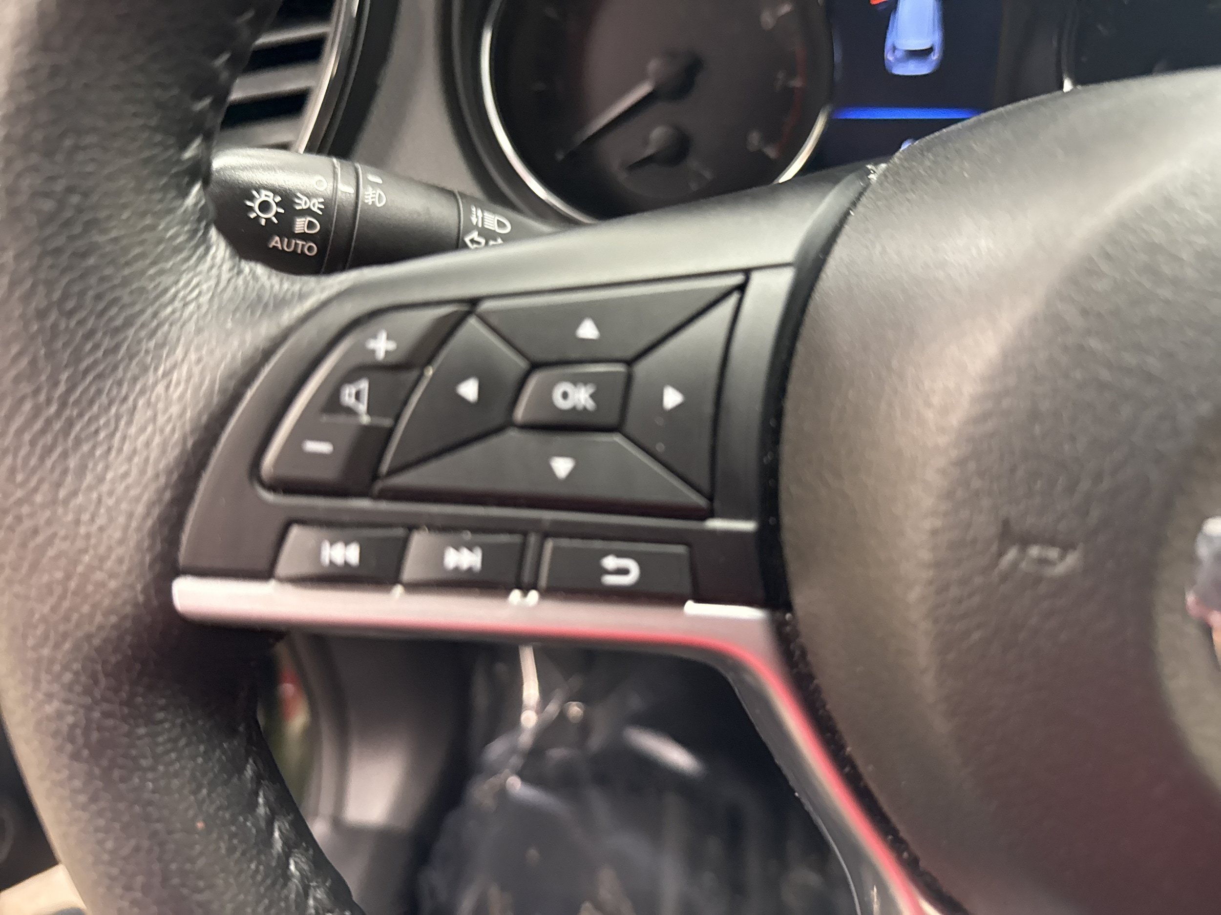 Used 2019 Nissan Rogue SV w/ Premium Package AWD/4WD image 35