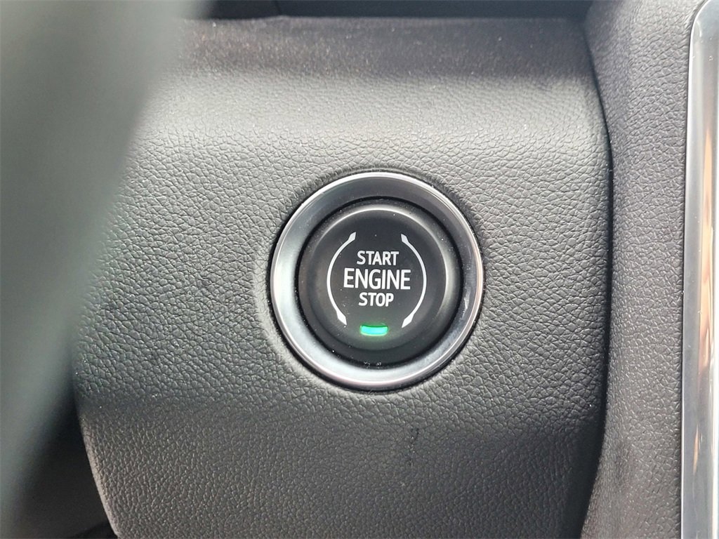 Used 2025 GMC Acadia Elevation image 22