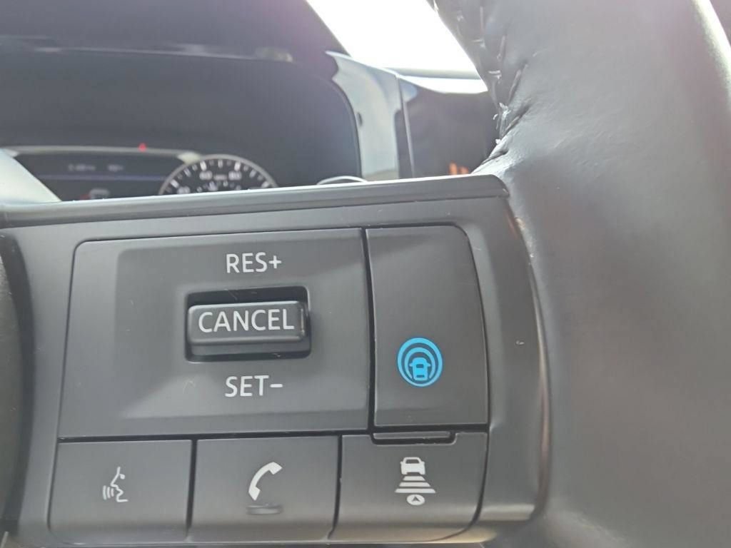 Used 2024 Nissan Pathfinder SV AWD/4WD image 21