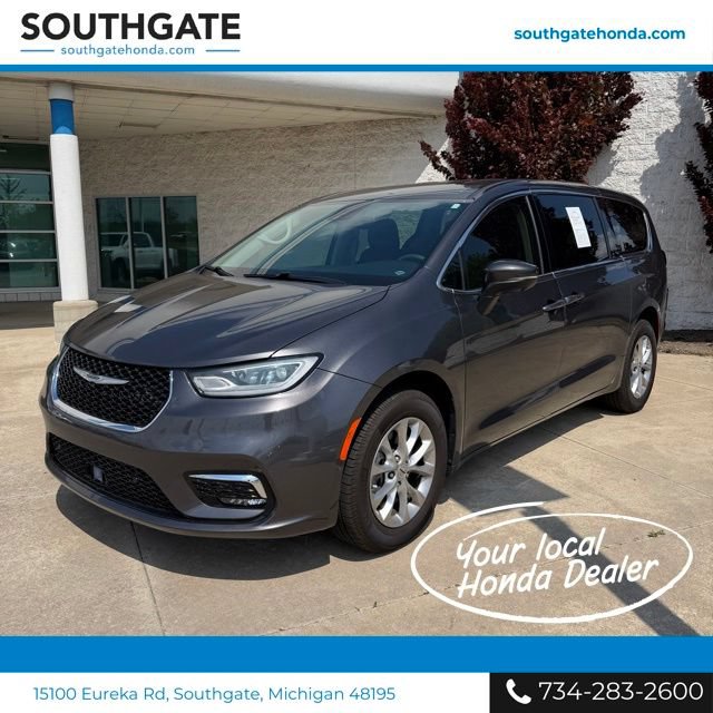 Used 2023 Chrysler Pacifica Touring-L