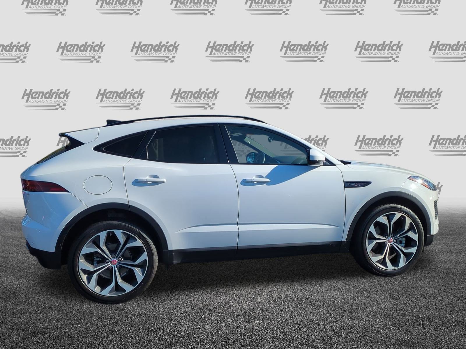 Used 2020 Jaguar E-PACE SE image 10