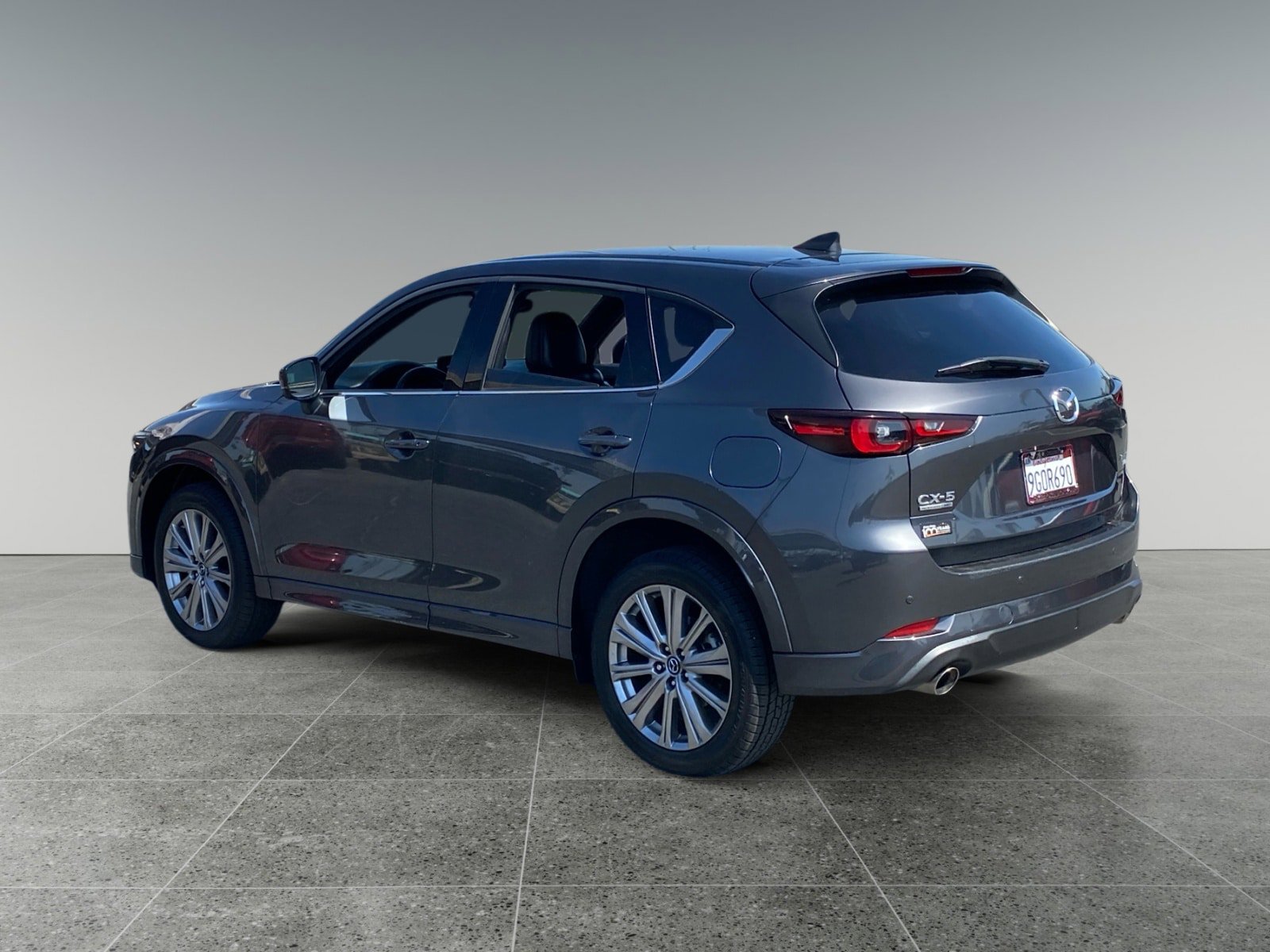 Used 2023 MAZDA CX-5 Signature AWD/4WD image 3