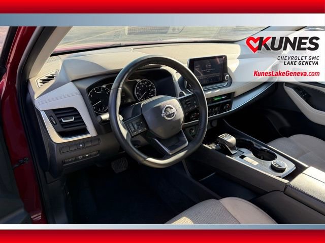 Used 2025 Nissan Rogue SV image 26