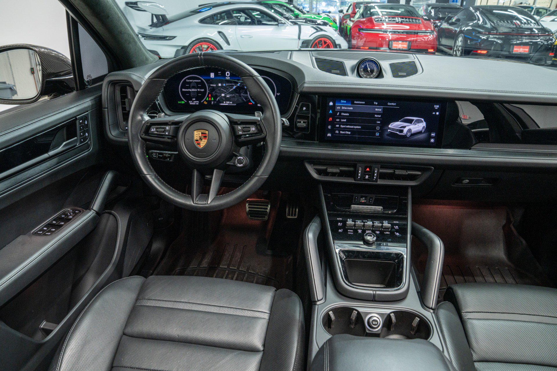 Used 2025 Porsche Cayenne GTS AWD/4WD image 25
