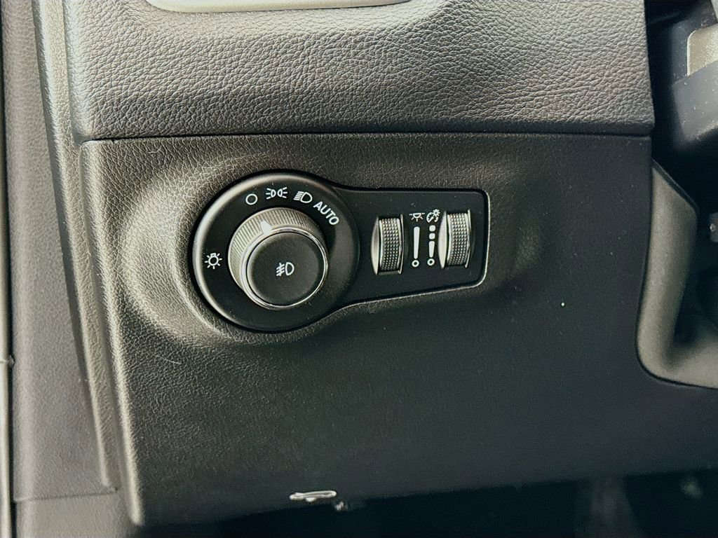 Used 2021 Jeep Compass Latitude AWD/4WD image 10