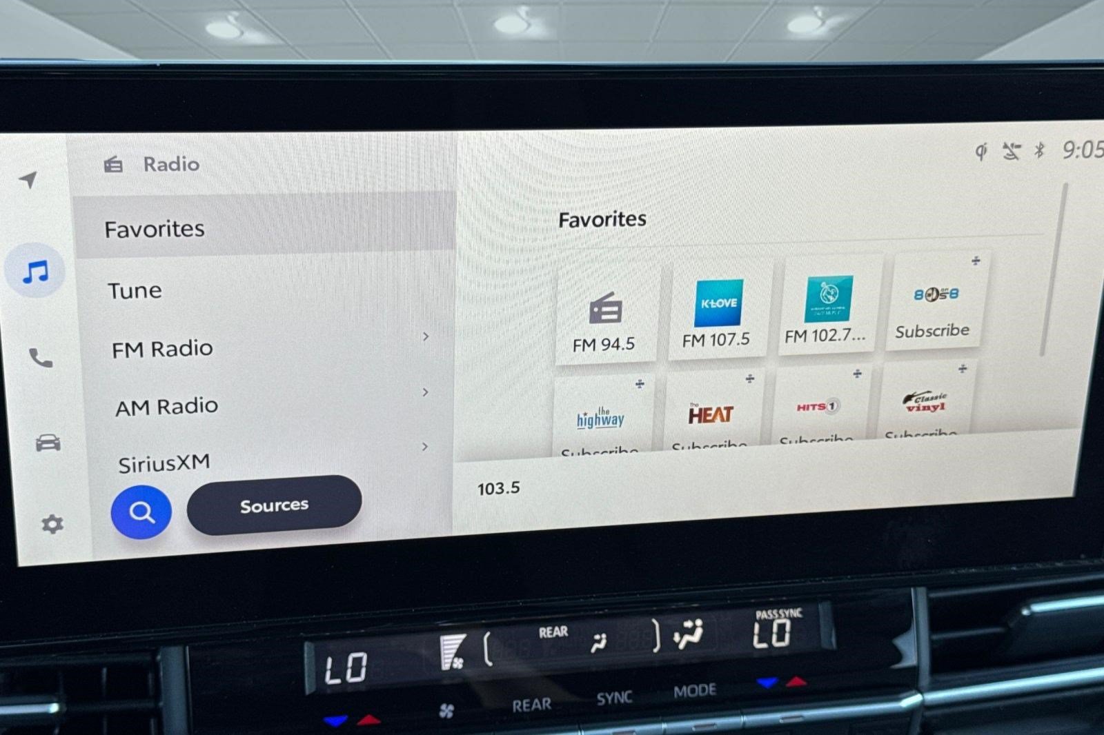 Used 2026 Toyota Sienna XLE FWD image 23