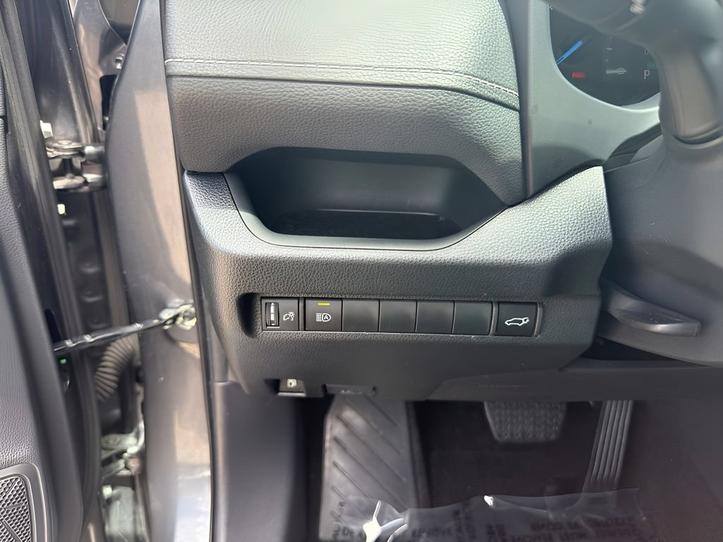 Used 2025 Toyota RAV4 XLE Premium AWD/4WD image 22
