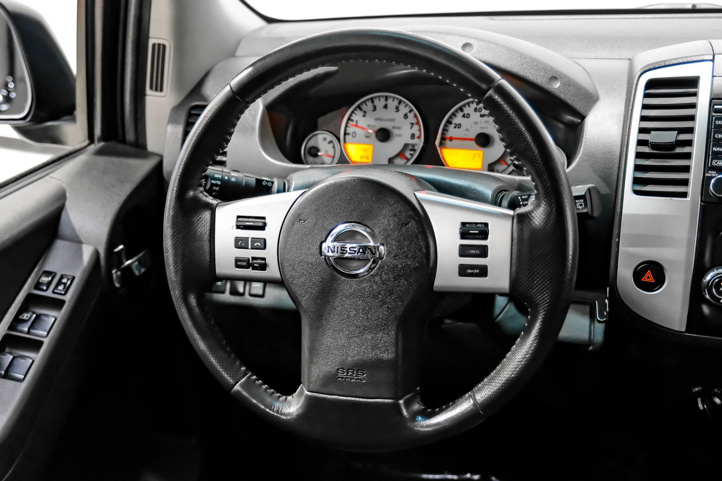 Used 2015 Nissan Xterra PRO-4X AWD/4WD image 14