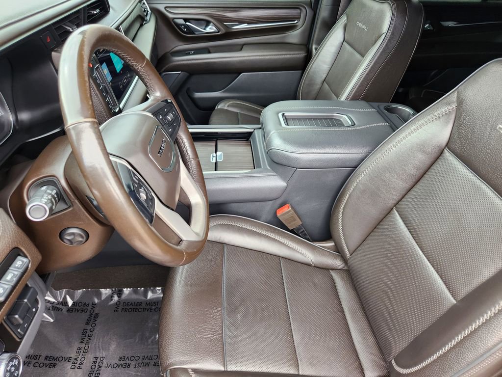 Used 2021 GMC Yukon Denali w/ Advanced Technology Package image 3