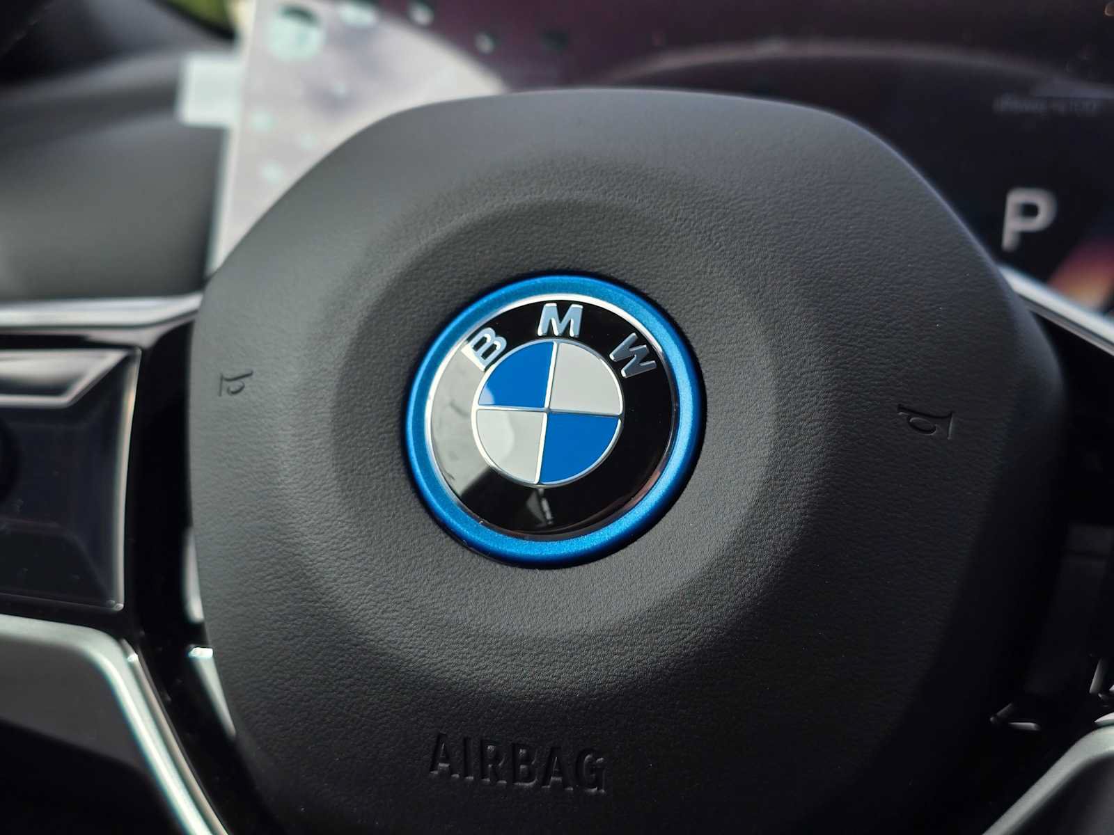 Used 2026 BMW i5 eDrive40 w/ Executive Package RWD image 32