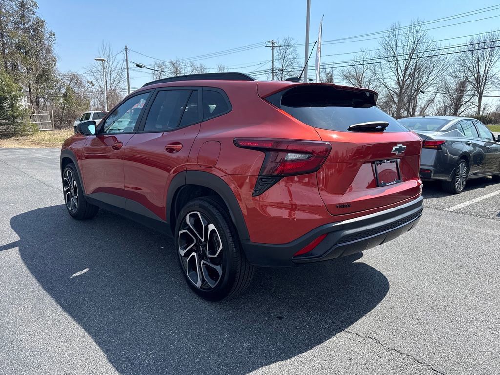 Used 2024 Chevrolet Trax RS w/ Sunroof Package image 6