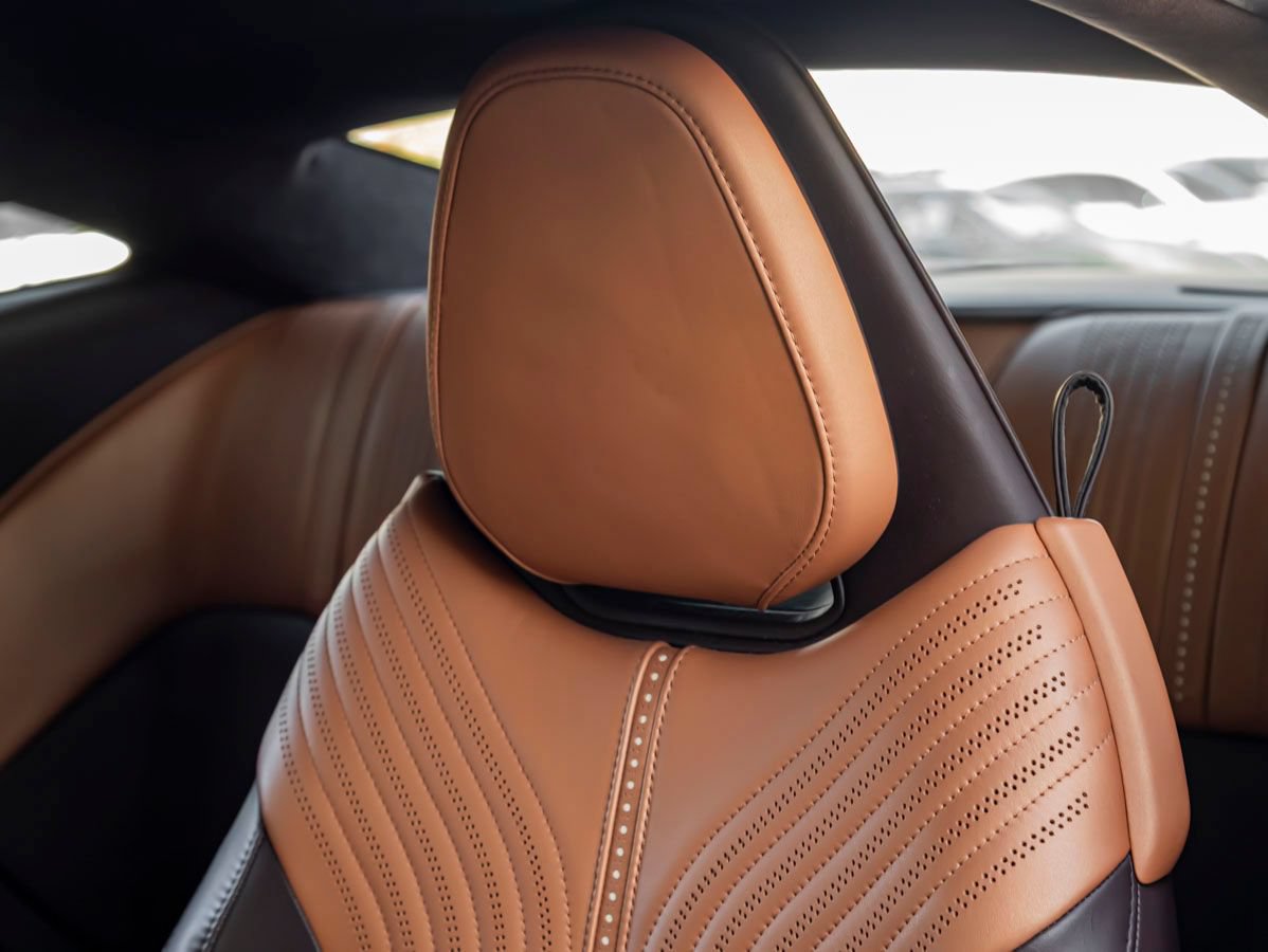 Used 2017 Aston Martin DB11 V12 RWD image 5