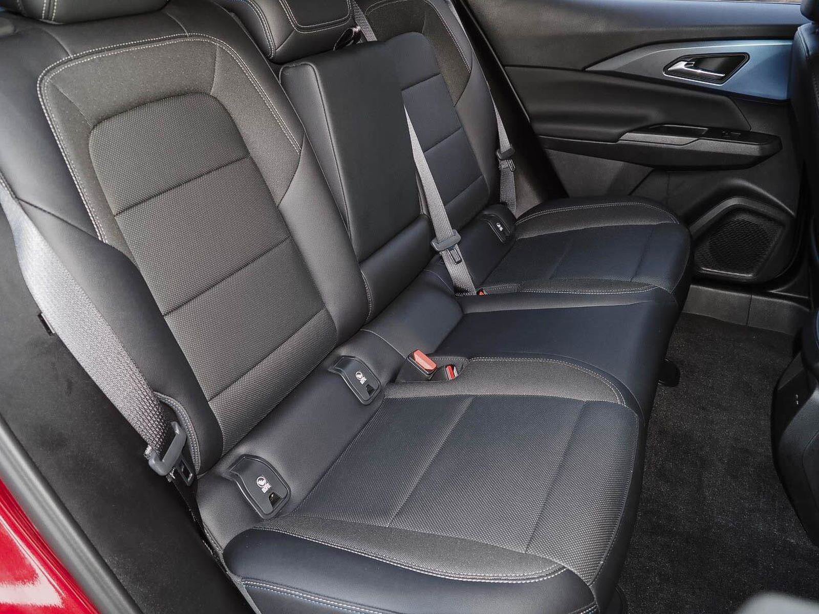 Certified 2025 Chevrolet Equinox EV LT w/ Convenience Package FWD image 28