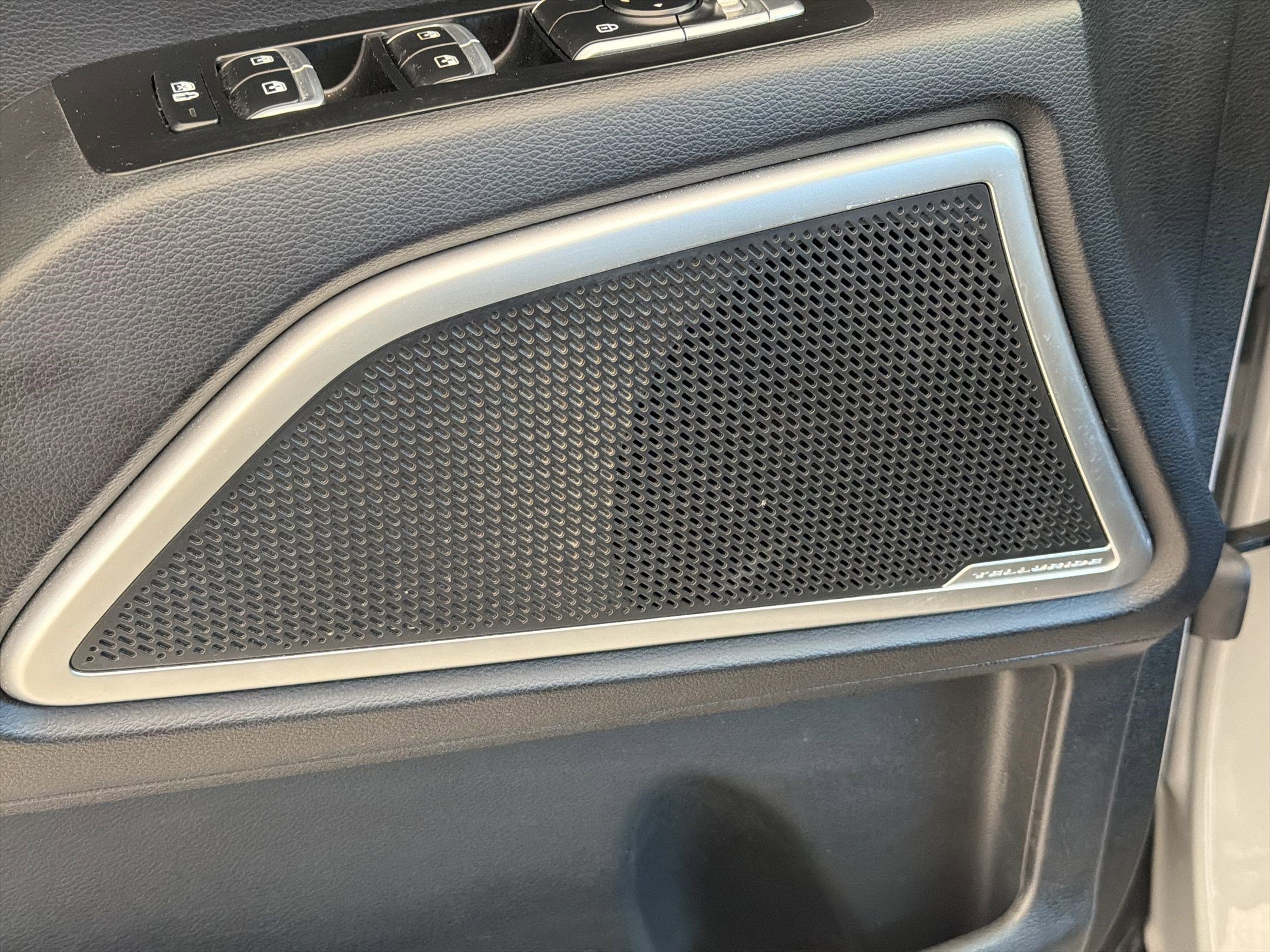 Used 2022 Kia Telluride EX w/ EX Premium Package image 22