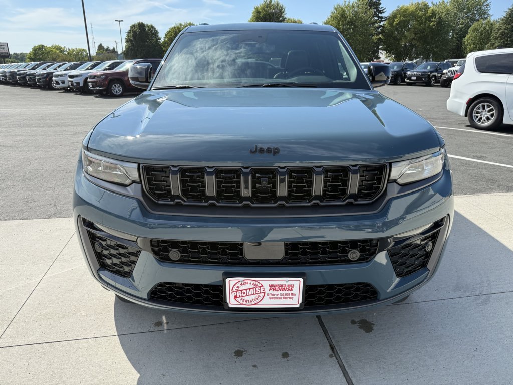 New 2027 Jeep Grand Cherokee Limited AWD/4WD image 3
