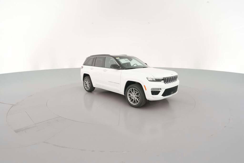 New 2025 Jeep Grand Cherokee Summit w/ Luxury Tech Group V image 16