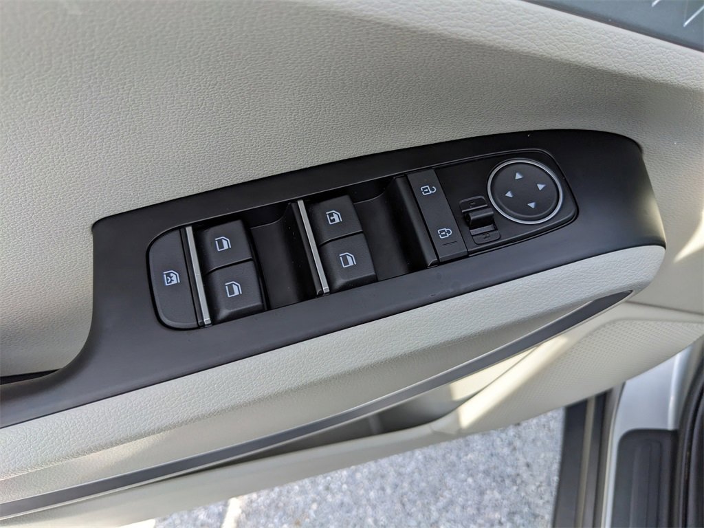 Certified 2025 Kia Soul LX image 20