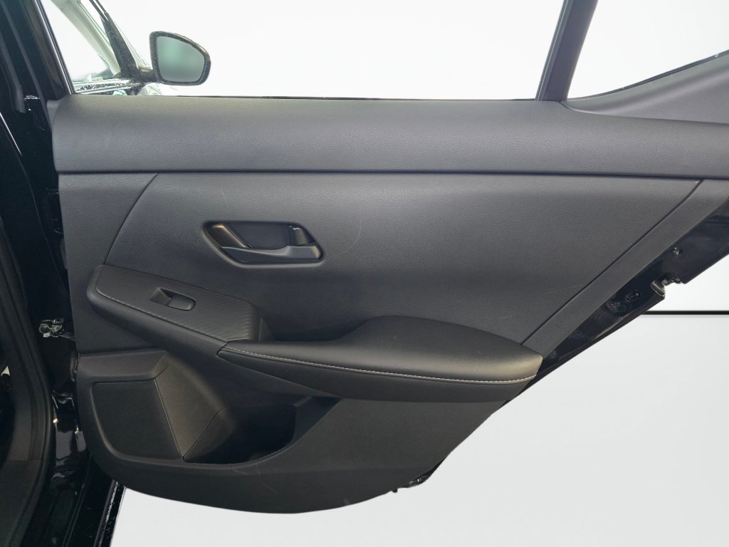 Used 2024 Nissan Sentra SV FWD image 39