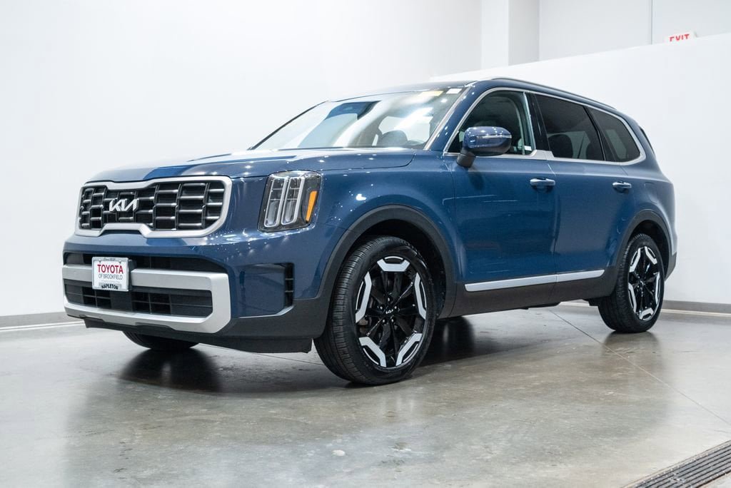 Used 2025 Kia Telluride S AWD/4WD image 3