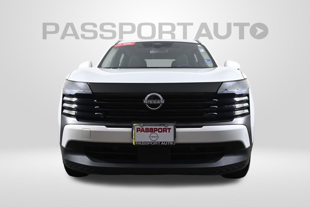 Used 2025 Nissan Kicks SV w/ SV Premium Package image 2