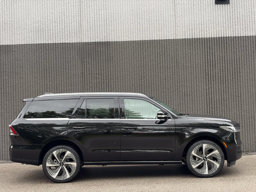 New 2027 Lincoln Navigator Black Label AWD/4WD image 8