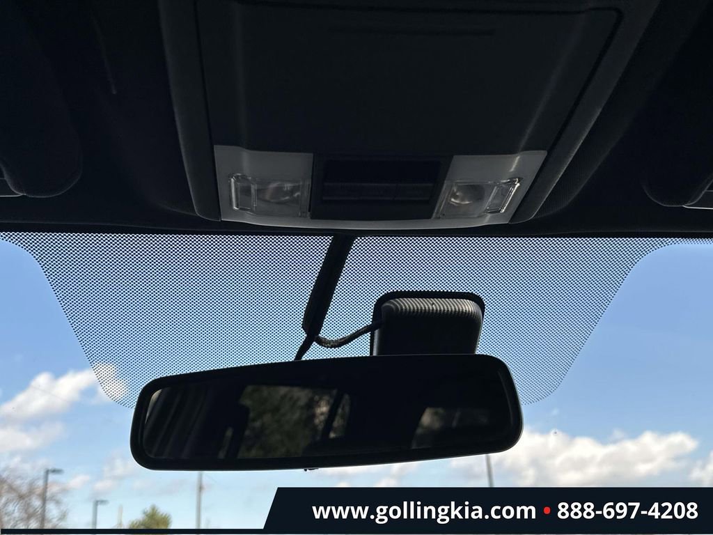 Used 2015 Lincoln Navigator L 4WD image 30