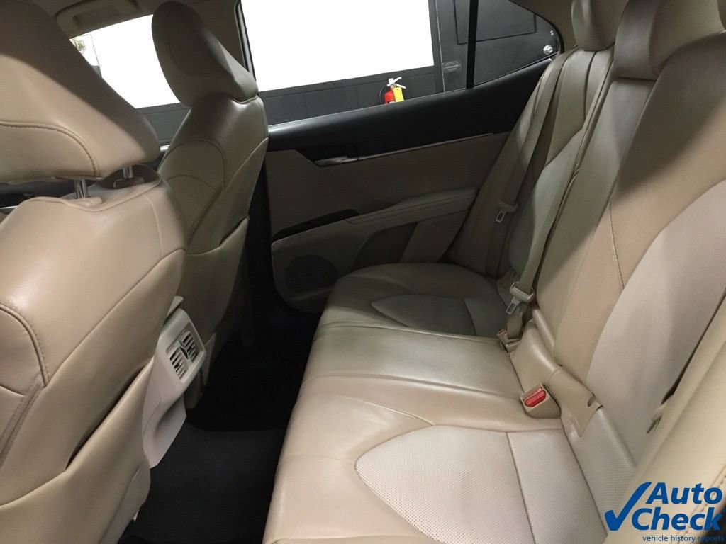Used 2020 Toyota Camry XLE image 27