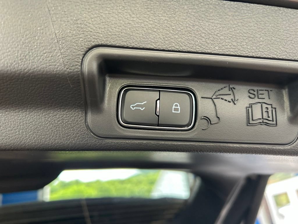 Used 2026 Ford Explorer ST-Line w/ ST-Line Street Pack AWD/4WD image 13