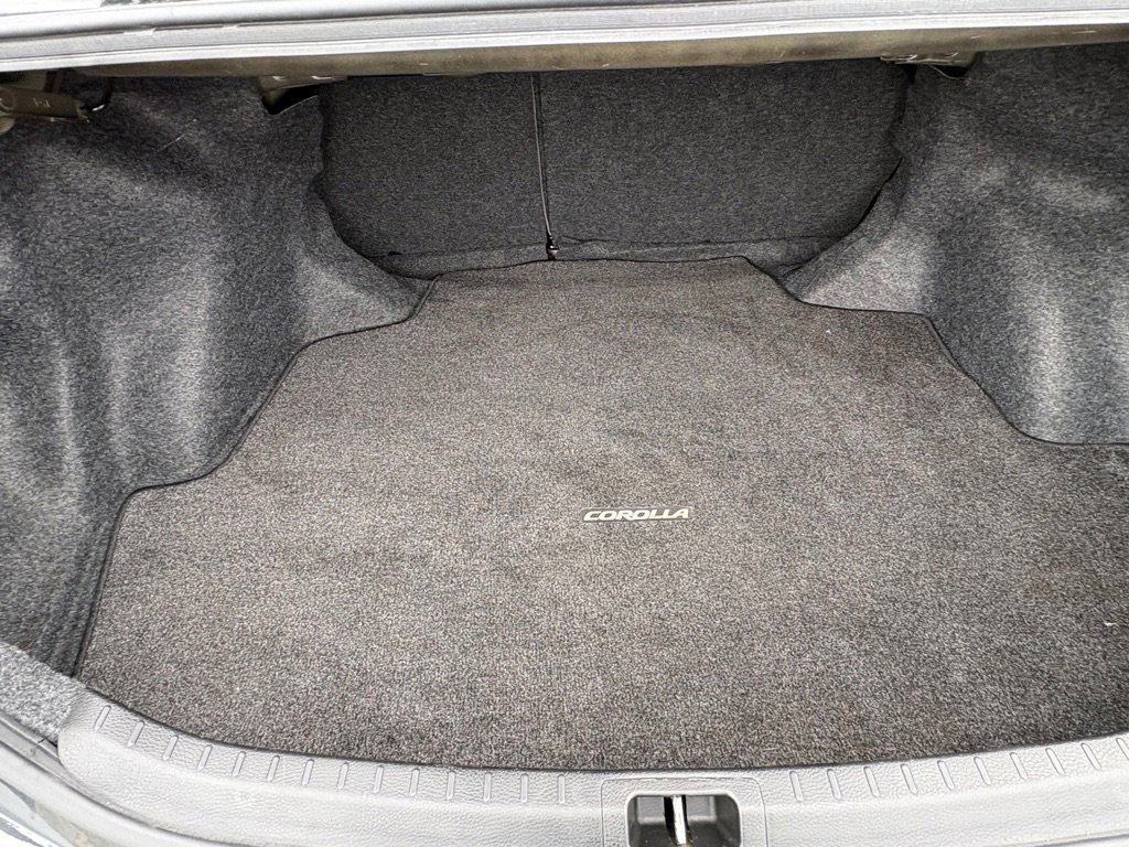 Used 2014 Toyota Corolla LE FWD image 13