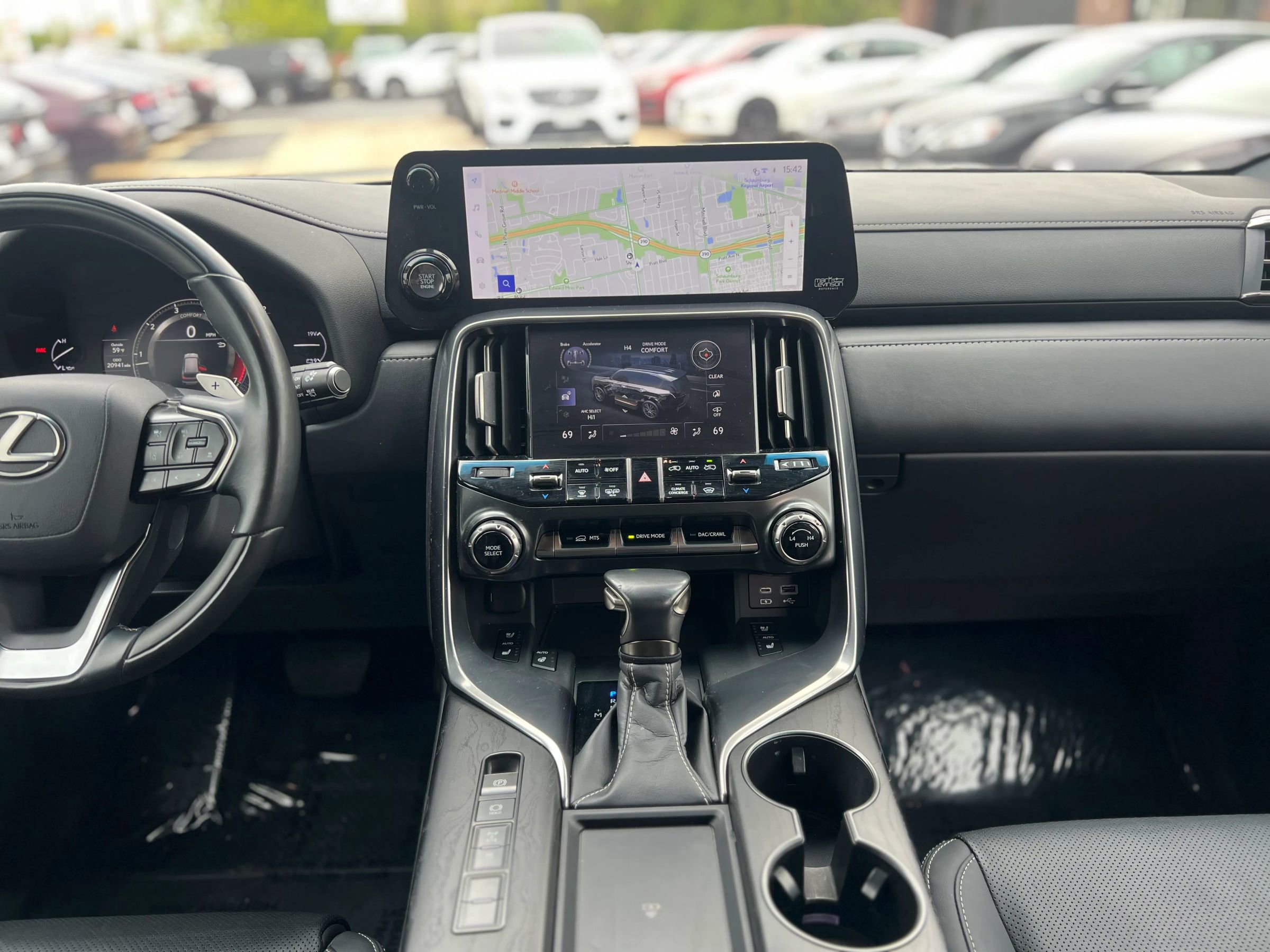 Used 2024 Lexus LX 600 4WD w/ Luxury Package image 14