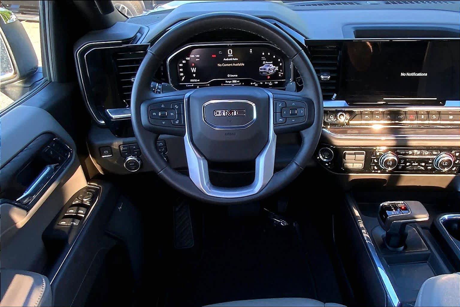 Used 2025 GMC Sierra 1500 SLT w/ SLT Premium Plus Package AWD/4WD image 6
