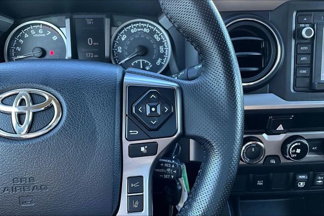 Used 2018 Toyota Tacoma SR5 AWD/4WD image 13