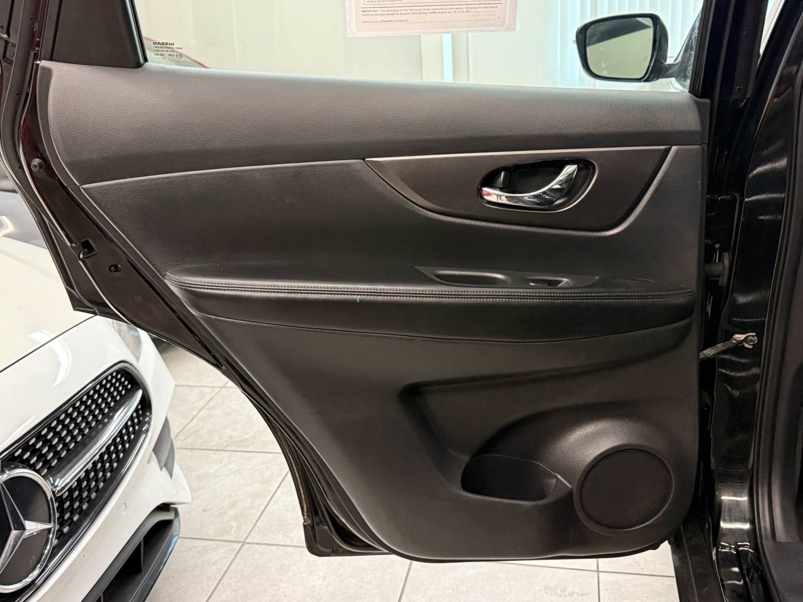 Used 2015 Nissan Rogue S AWD/4WD image 18